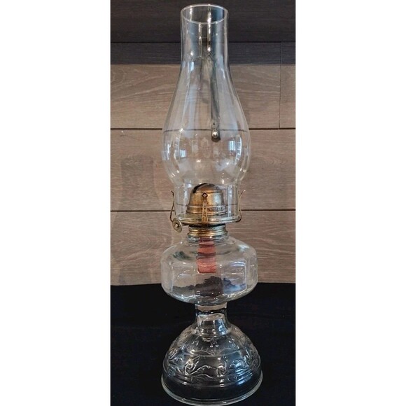 Vintage Clear Glass Wedding Scroll Base Oil Lamp Paneled Font White Flame Light - Picture 2 of 13